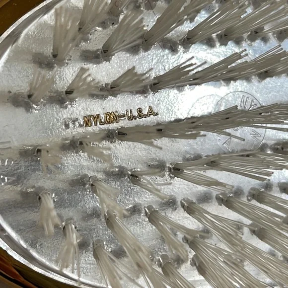 Vintage Brush with embroidery details! - Picture 5 of 12